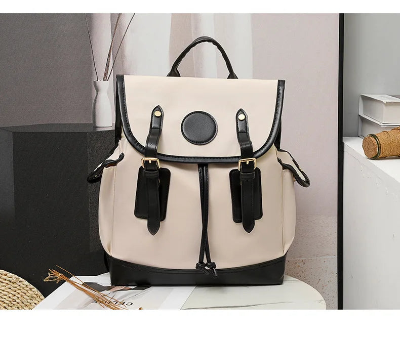 MOCHILA CON SOLAPA Y BOLSILLO ANTIRROBO